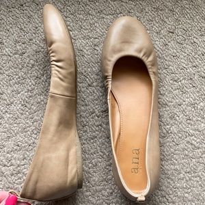 Nude flats